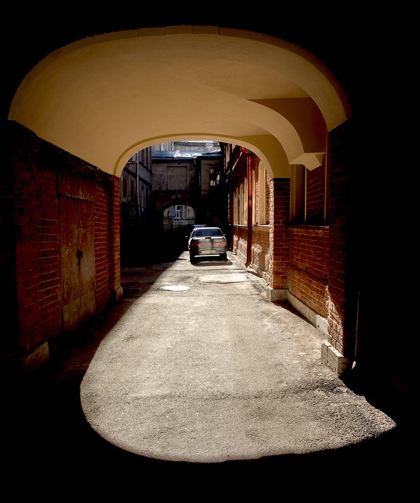 Дворы Петербурга (Yards of St. Petersburg)