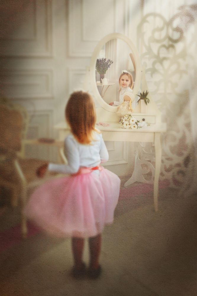 Девочка и зеркало
