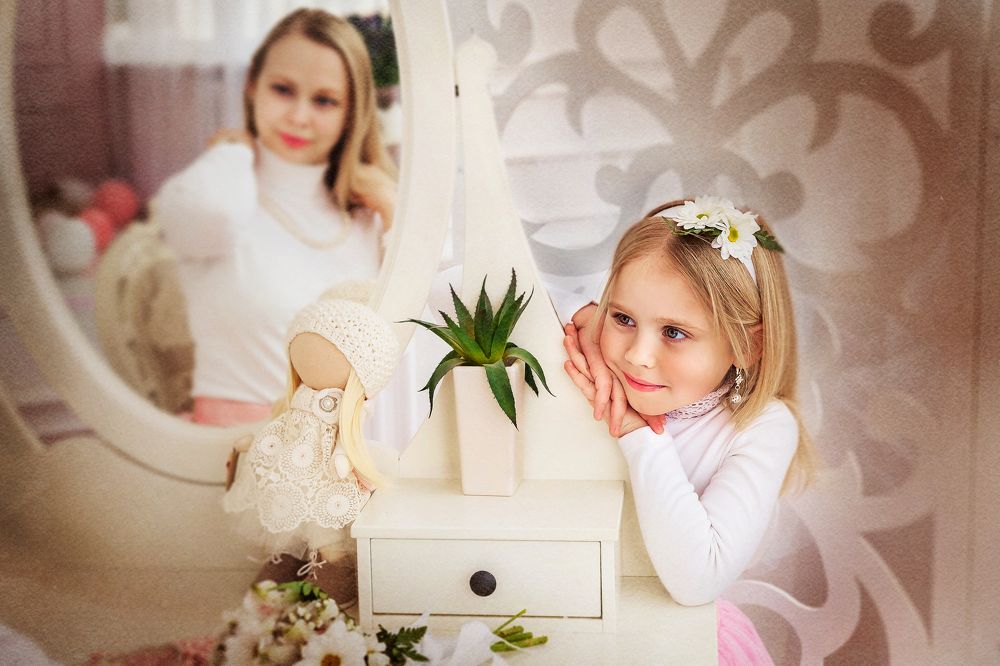 Девочка и мама