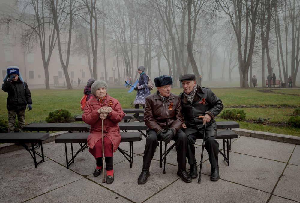 Ветераны в парке