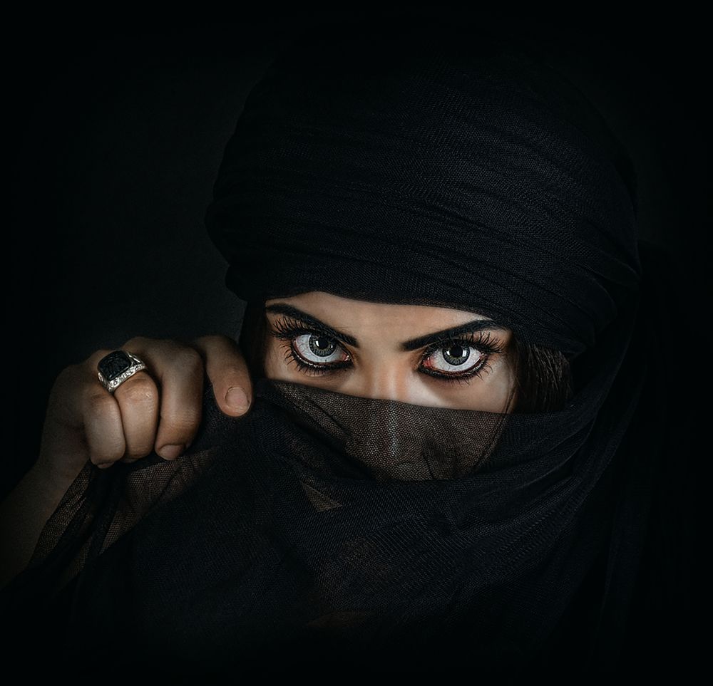 The eyes of a woman living in the desert