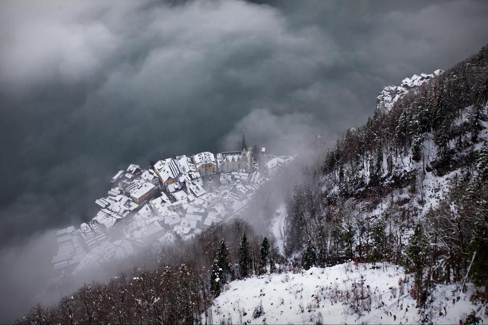 Падающий город