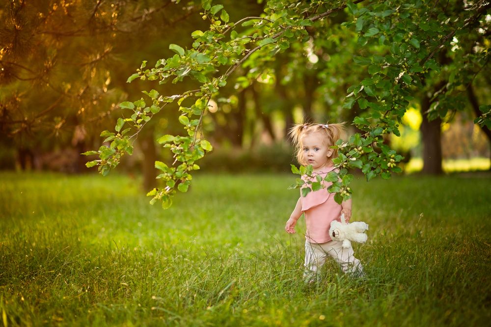 Спряталась)