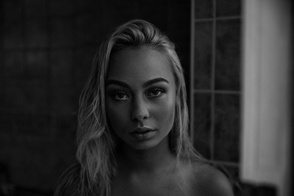 \"She never seemed shattered ; to me, she was breathtaking mosaic of the battles she\'s won\"