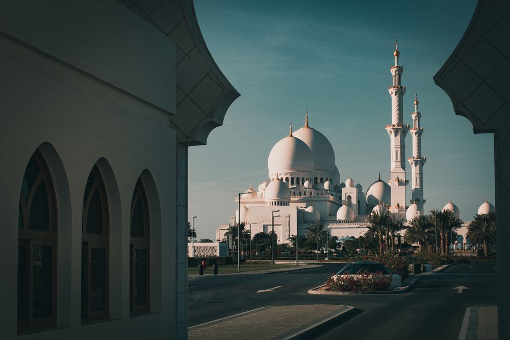 The Sheikh Zayed Grand Mosque in Abu-Dhabi