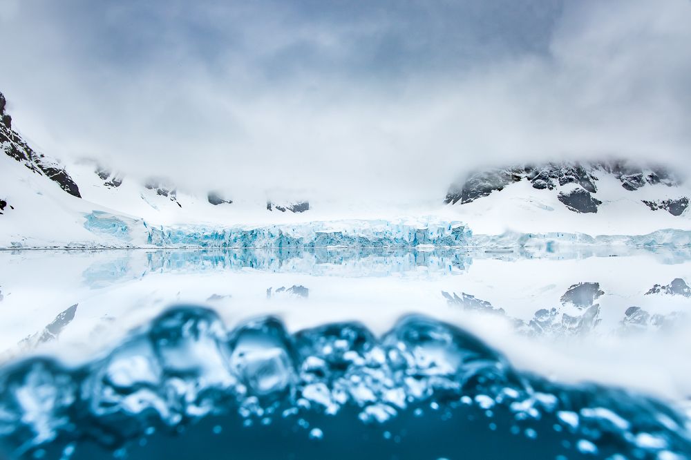 Glacier mirror from under water