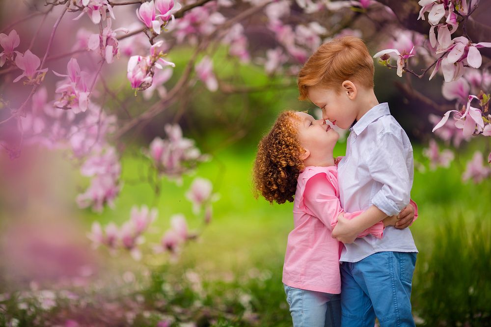 Дети в магнолии