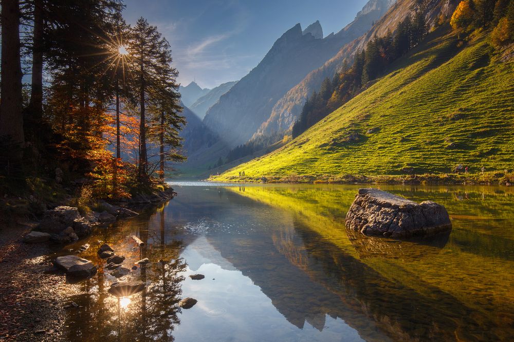 Зеркальная