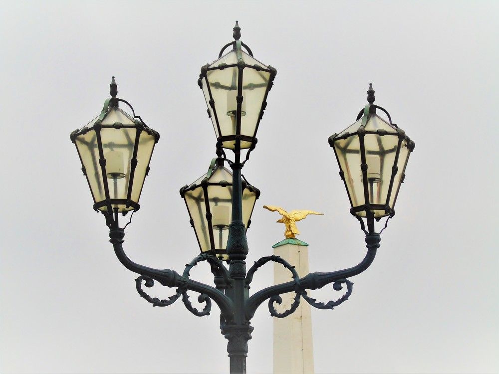Из серии фонари Шенбрунна