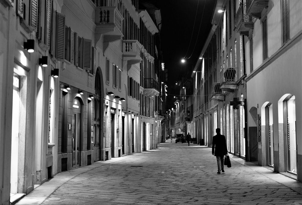 Night street (Milan)