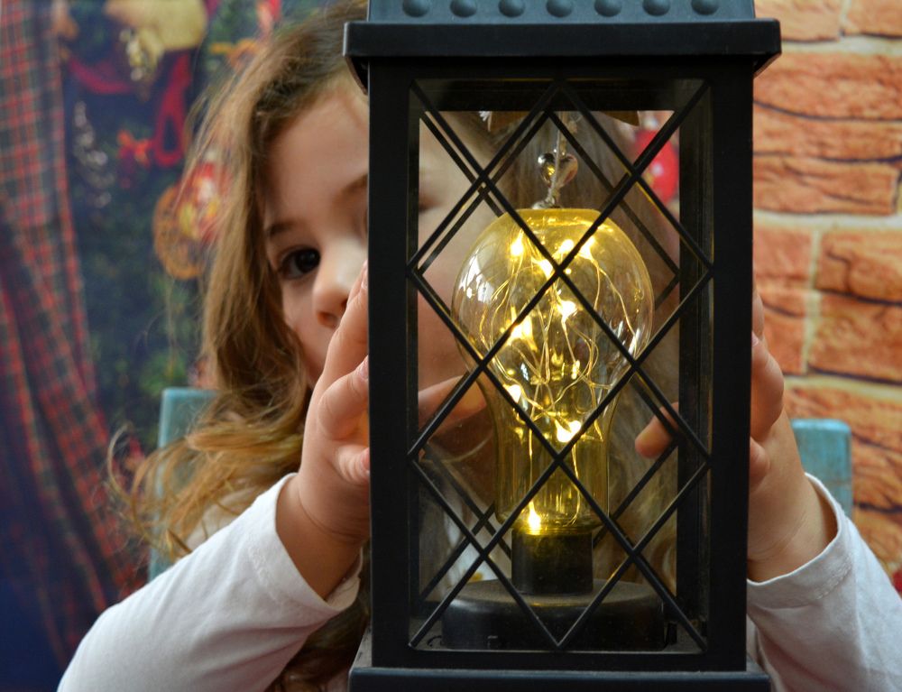 Mia in our Christmas session