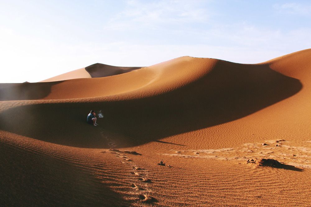 smoke and sand