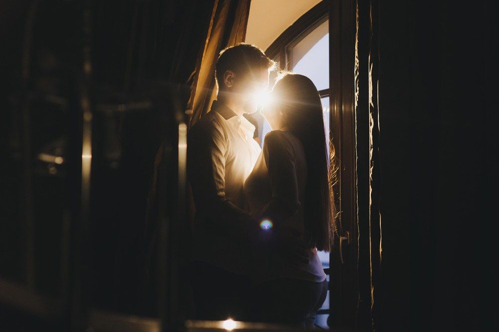 Искра любви