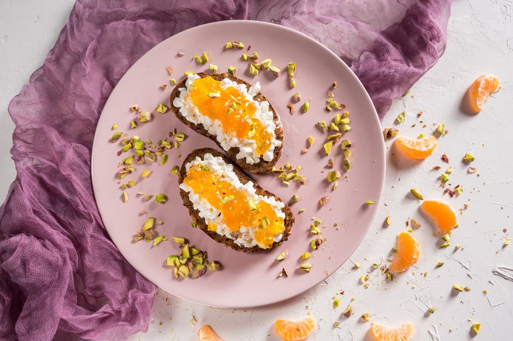 Cottage cheese with jam