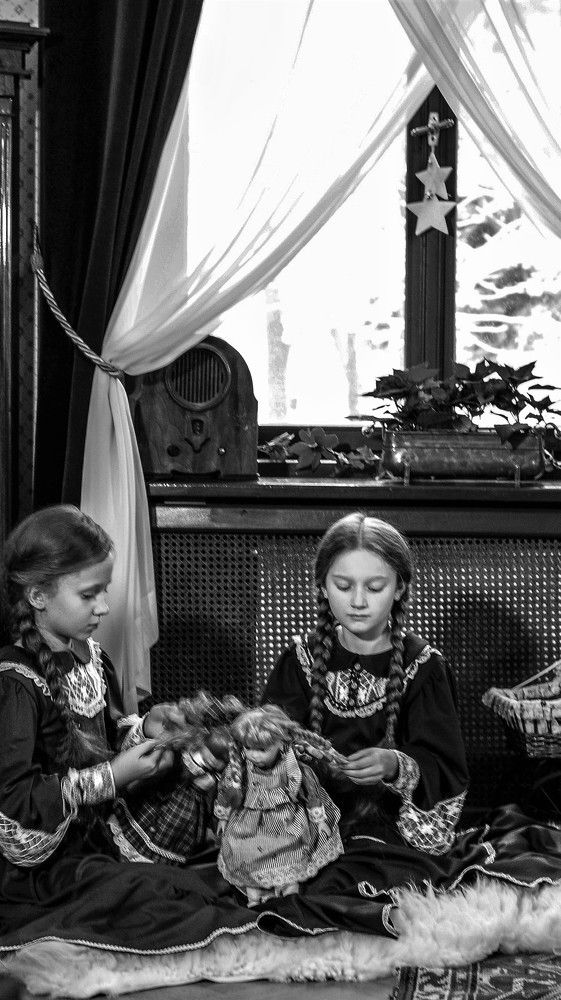 Deux filles de la fin du XIXe siècle