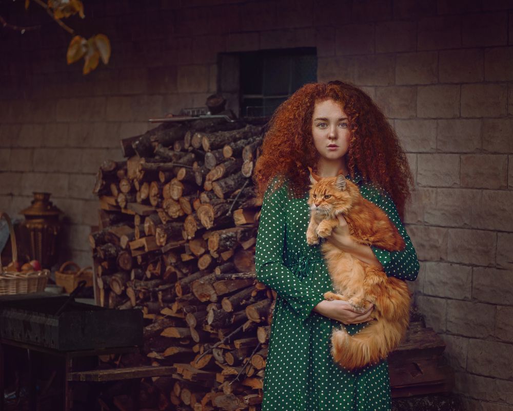 Девочка Соня и кошка Дуся