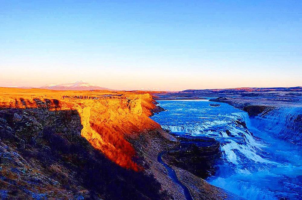 Water and Fire of the Golden Circle