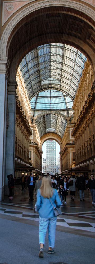 Милан удивляет