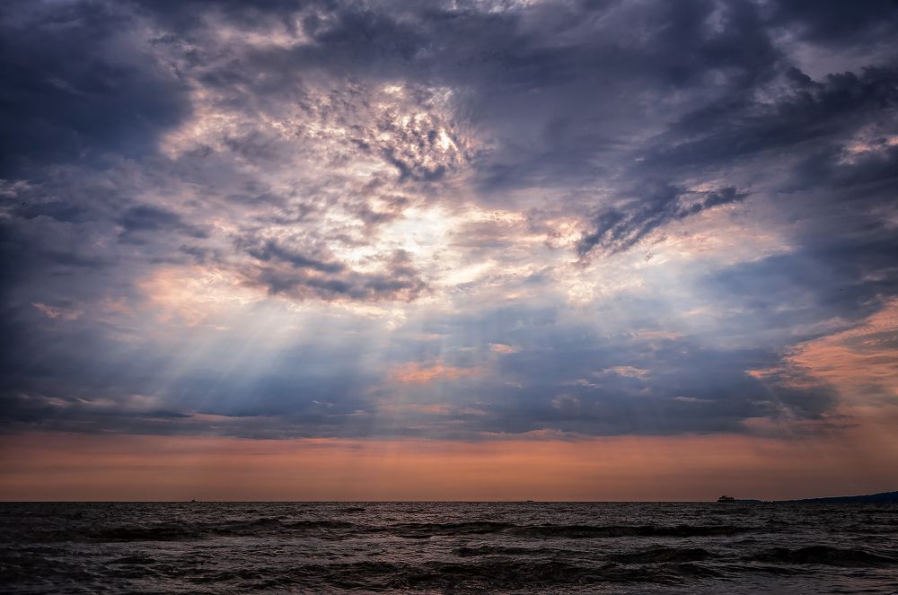 The last rays of light