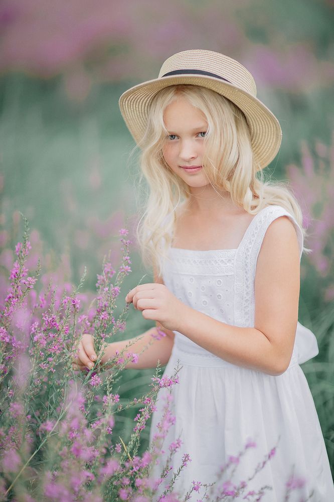 Девочка в шляпке