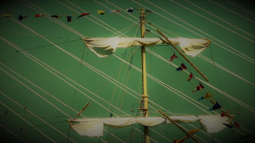 Flags on the mast ! - Флаги расцвечивания на мачту !