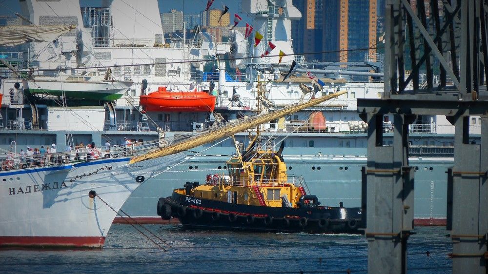 tow - буксир