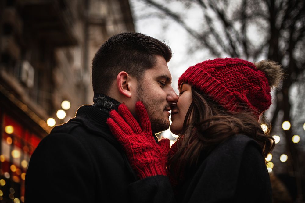 Среди огней ночного города