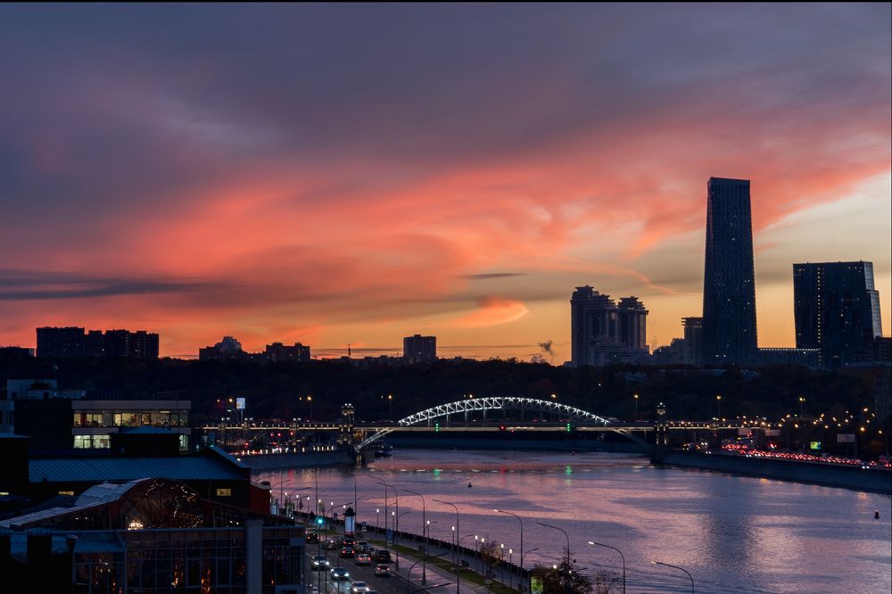 Закат над рекой