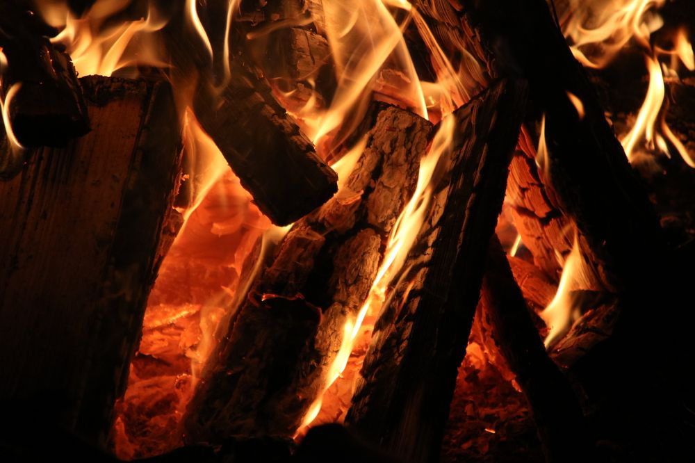 Пламя костра