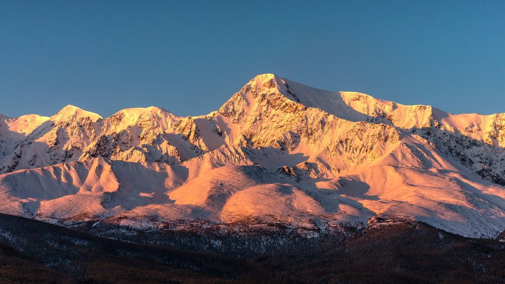 Утро красит нежным светом...
