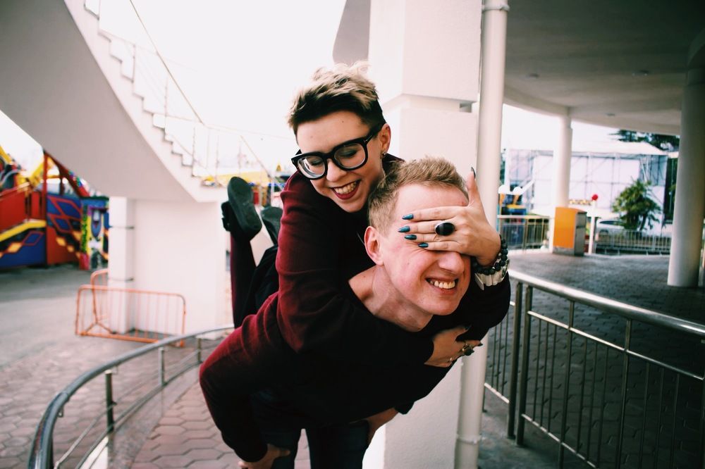 Влюблённые часов не замечают.