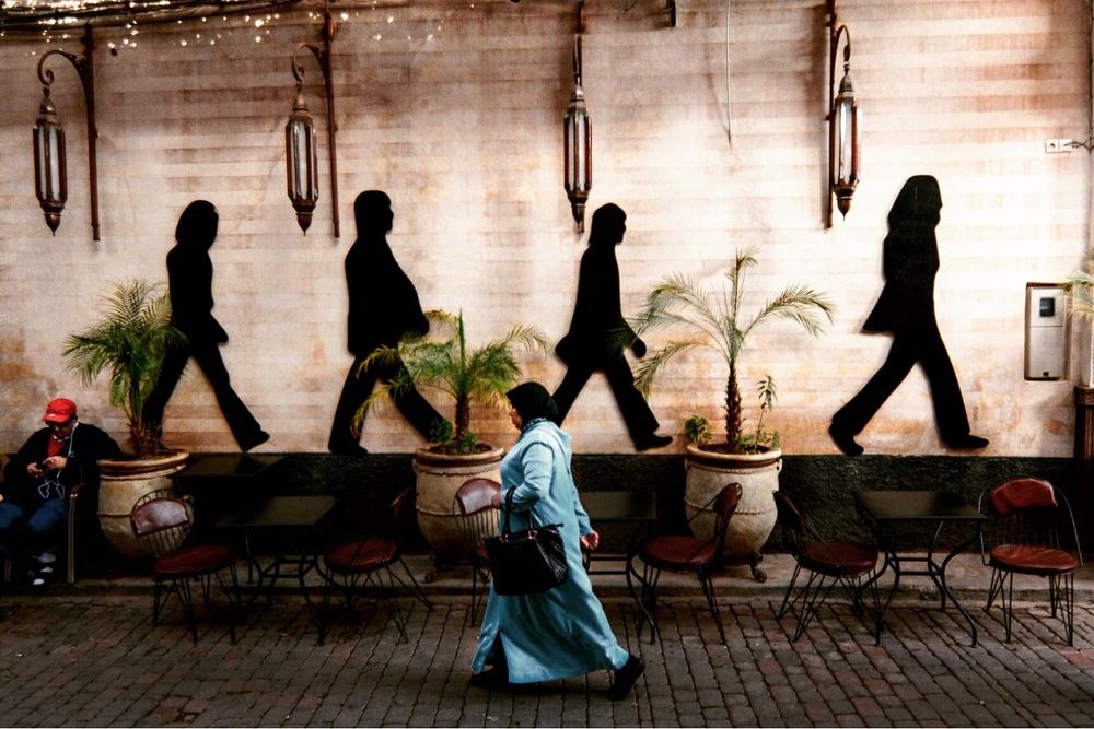 Women walking in Marakesh souk, Maroc 2018