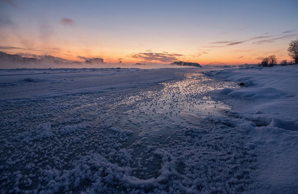 Рассвет над рекой