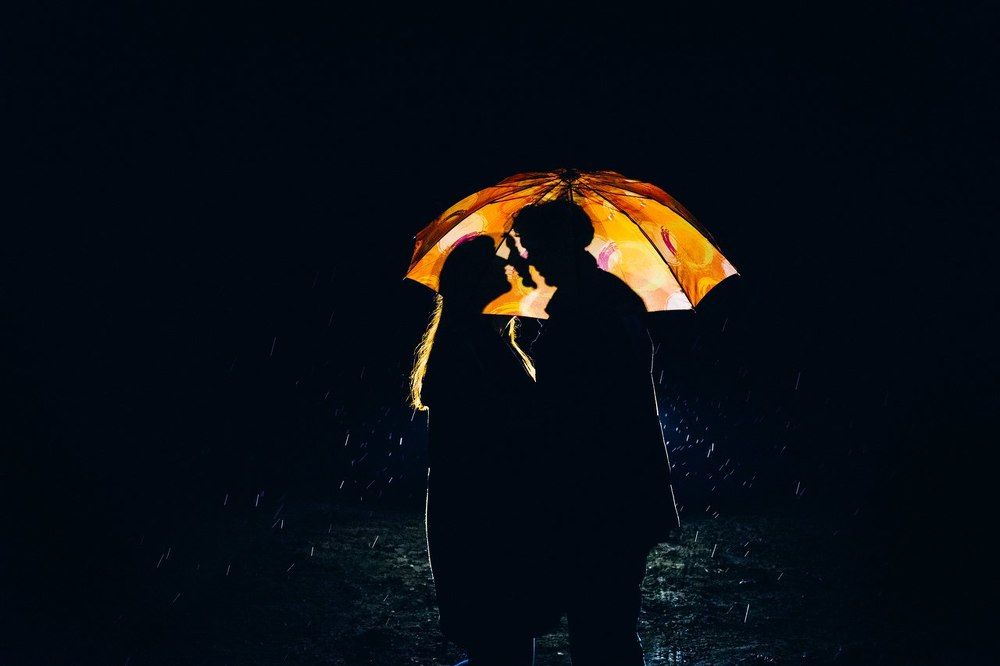 Двое под дождём