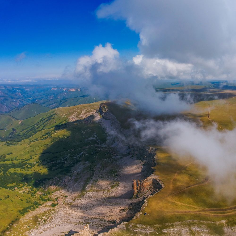 Плато Бермамыт сквозь облака
