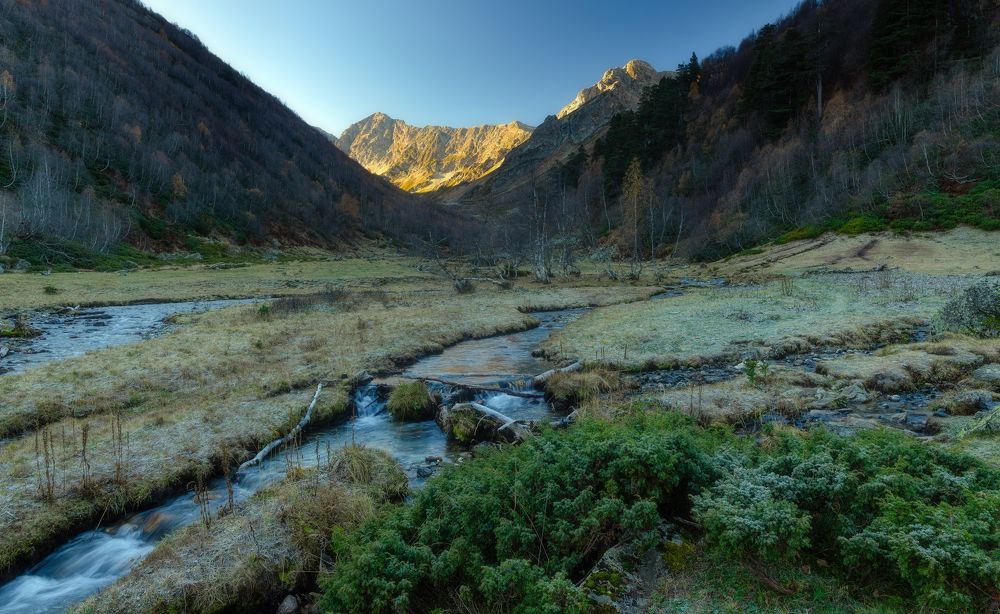 To meet the light of the new day