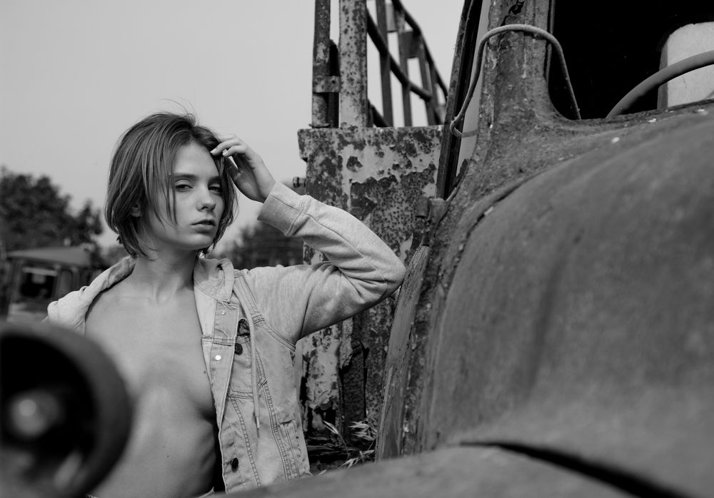 She like old cars...