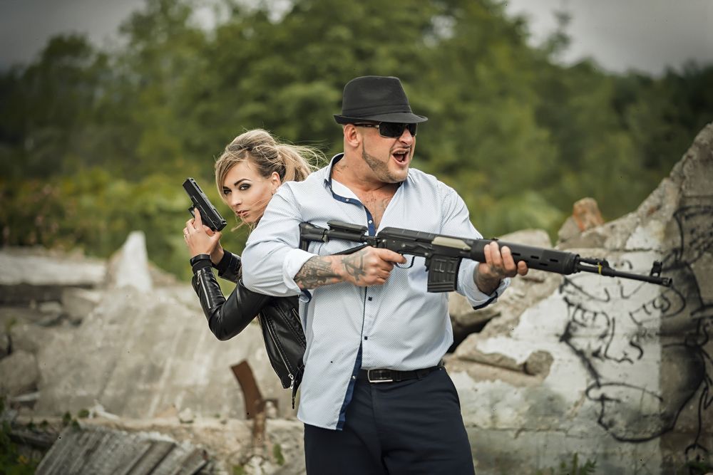 Любовь, это стоять у него за спиной и подавать ему патроны