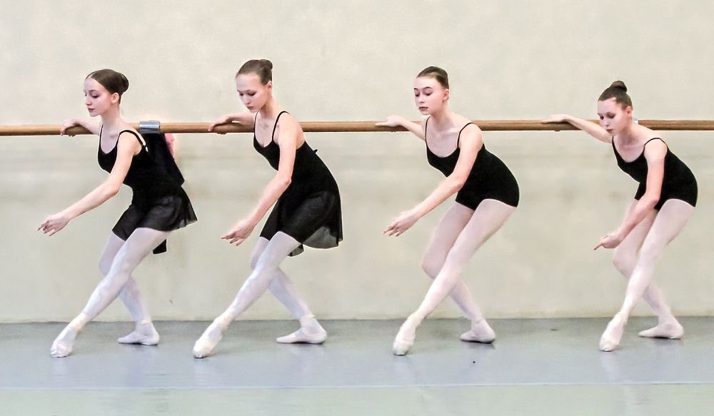 В школе маленьких лебедей