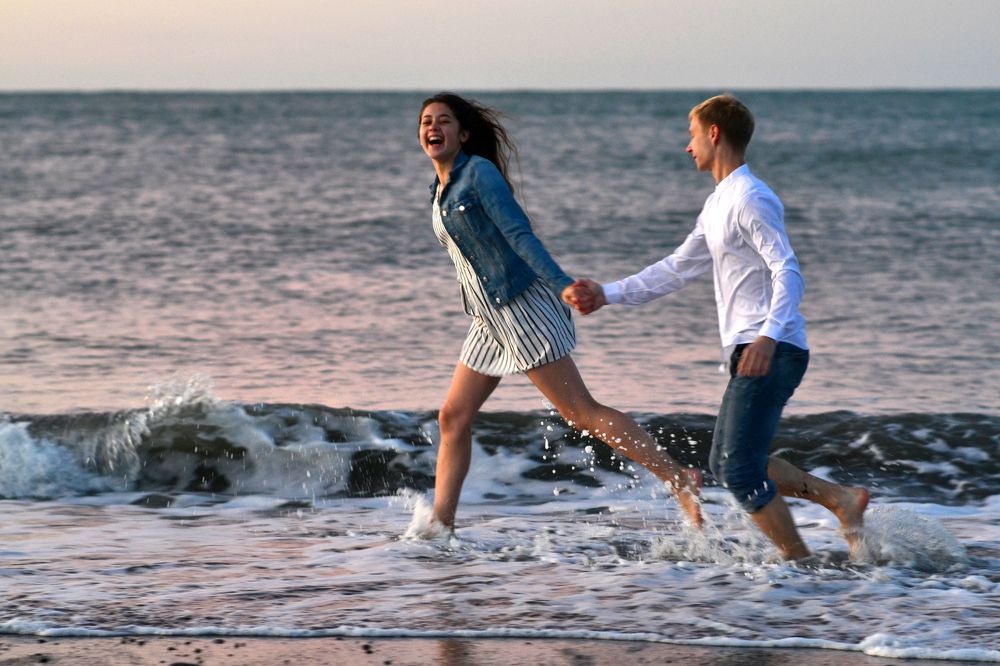 В рассветный час на берегу