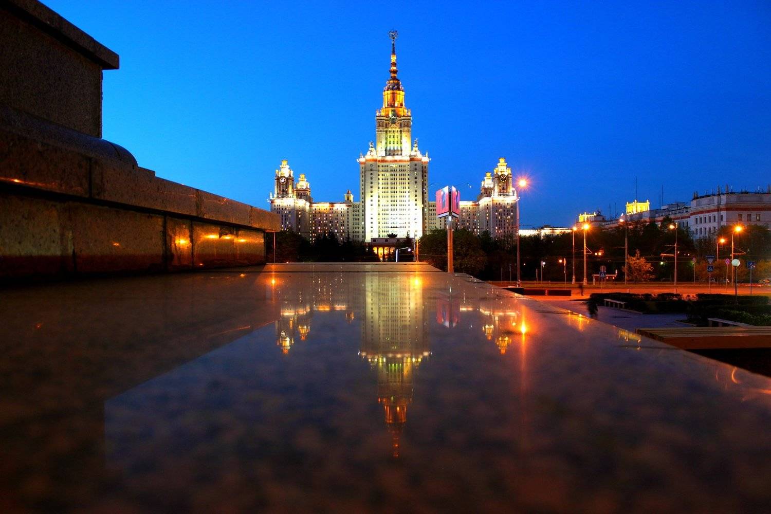 Главное здание МГУ