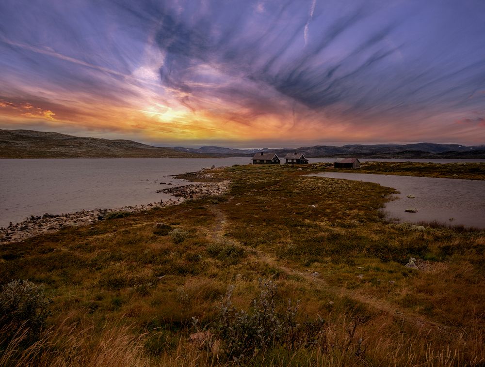 Домики на закате