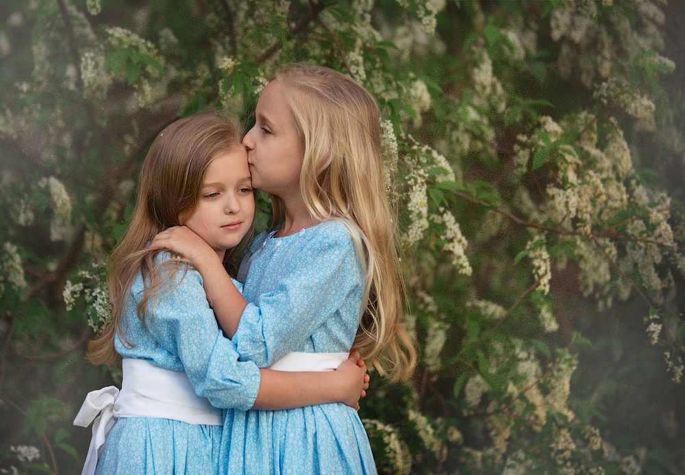 Родные сестры