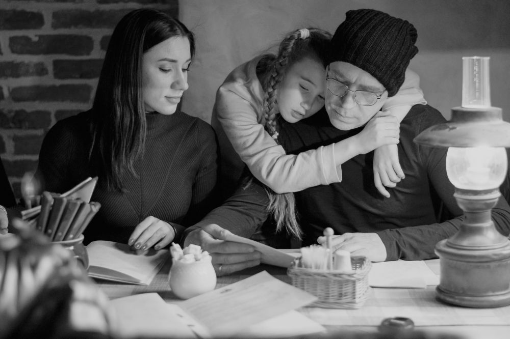 Отец и дочери.