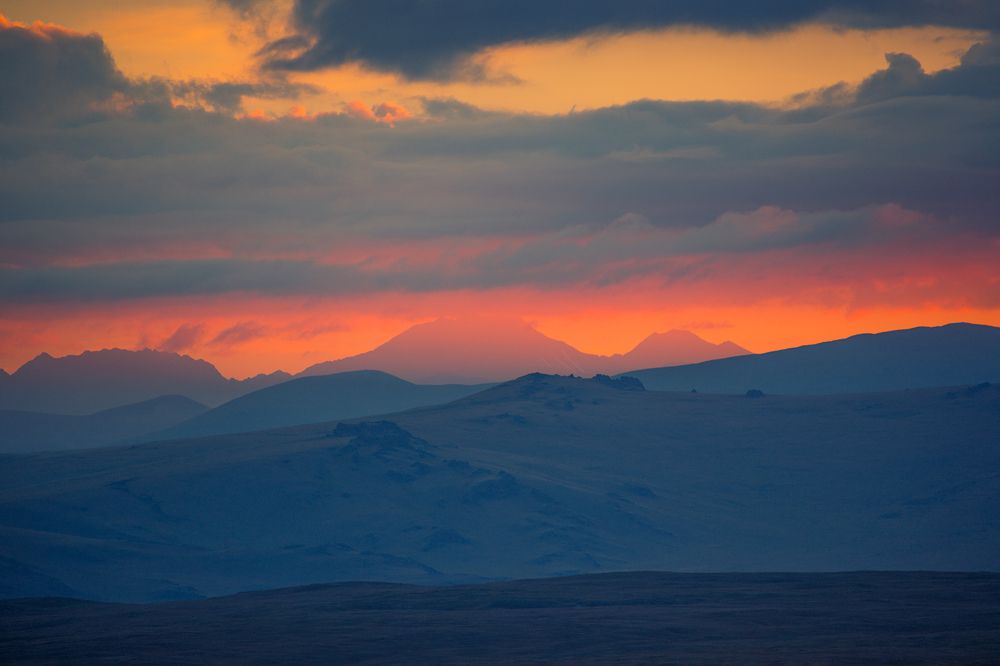 Утренний свет над Южно-Чуйским хребтом
