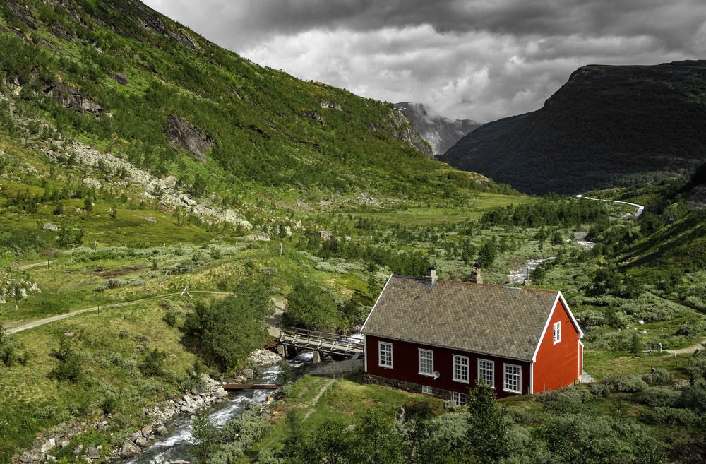 Домик у ручья