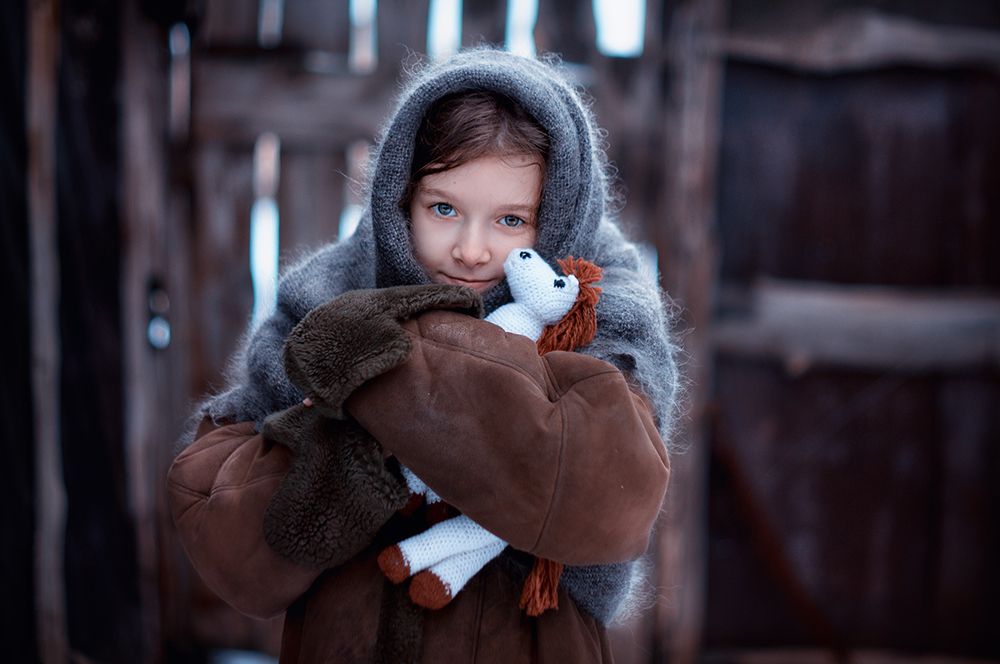 Девочка с лошадкой