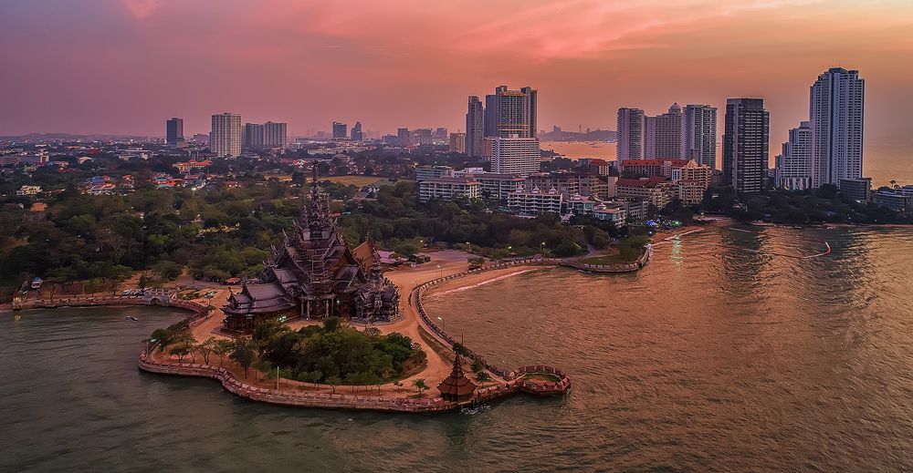 Храм Истины