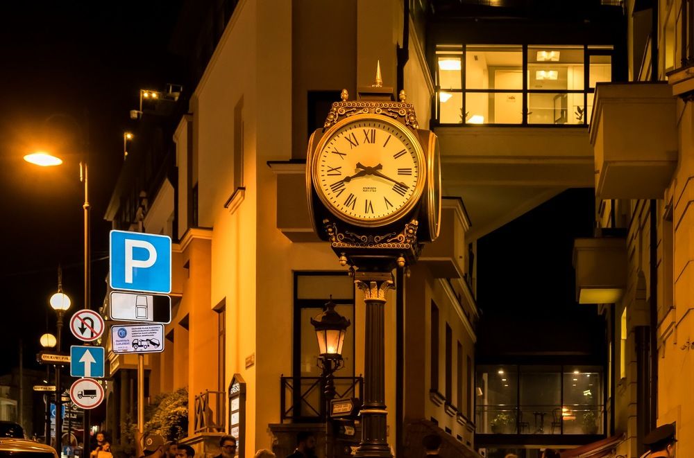 Город и время