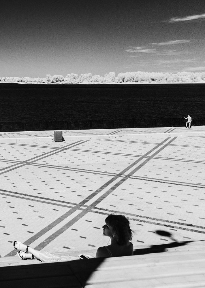 На набережной